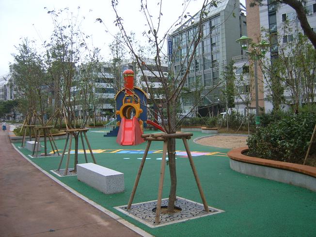 문정근린공원내 어린이놀이터